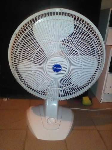 Vendo Ventiladores Tauros Negro Y Blanco