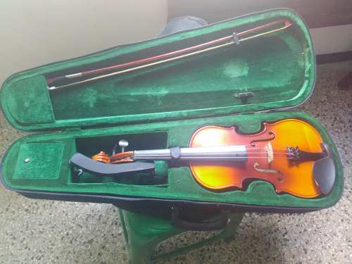 Vendo Violin 3/4. Como Nuevo.