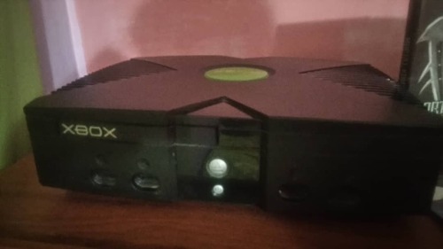 Xbox Clásico + 2 Controles + Juegos