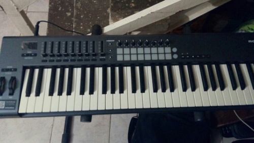 Controlador Novation Launchkey 61