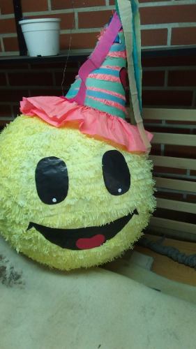 Piñata Emoji Con Juguetes Incluidos