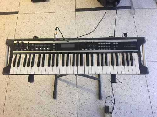 Teclado Korg X50