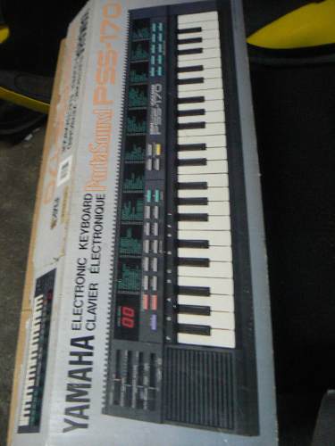 Teclado Yamaha Pss-170 Con Mas De 99 Sonidos Polifónico