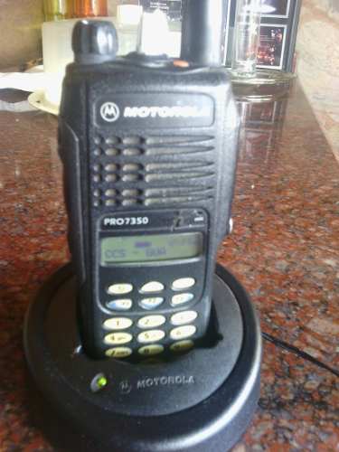 Radio Motorola Con Pila Y Cargador En Buen Estado Usado.