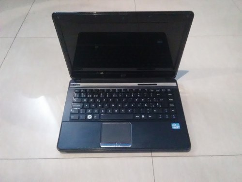 Cambio/vendo Laptop I3 M