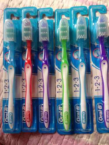 Tri Pack Cepillo Dental Con Protector Higiénico En