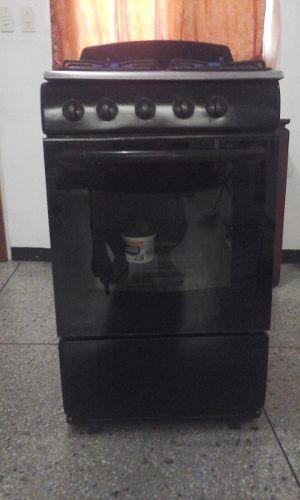 https://img.ve.class.posot.com/es_ve/2019/01/26/Cocina-4-Hornillas-Con-Horno-Marca-Regina-Recien-Restaurada-20190126091146.jpg