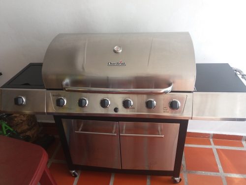 Parrillera A Gas Char-broil 6+1