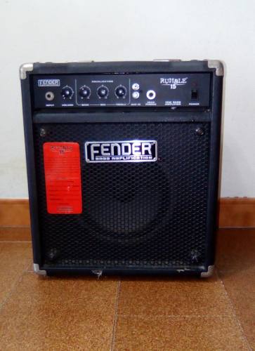 Amplificador Fender Rumble 15w Para Bajo Electrico (usado)