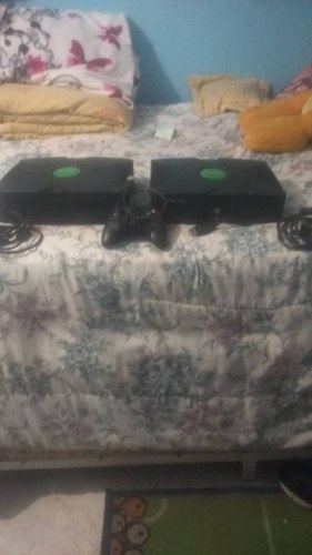 Combo Xbox Lite Con 4 Controles Y 5 Juegos