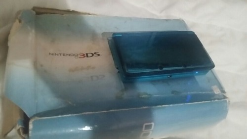 Nintendo Ds 3d Con Su Caja Manual Forro Y Cargador