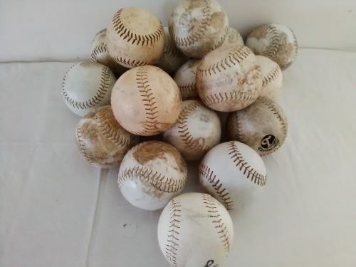 Se Venden Pelotas De Softball Usadas En Buen Estado