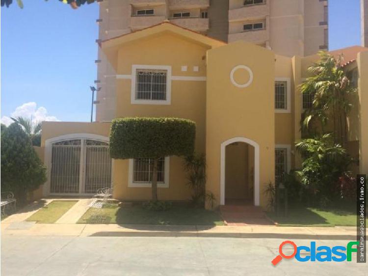 Alquilo townhouse Milagro Norte MLS #19-4778 KRPF