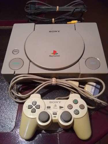 Play Station 1 (fat) + 1 Control + Memory Card + Cables
