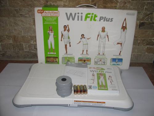 Wii Fit Plus + Juego Pilas Y Repuesto