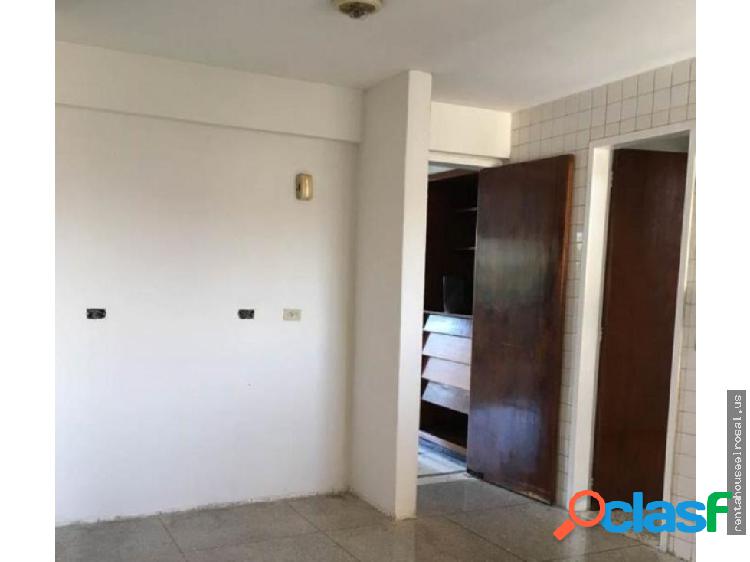 Apartamento en Venta Ccs - Altamira DR #18-12741