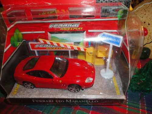 Ferrari 550 Maranello Race & Play.1/43.diorama Burago.nuevo