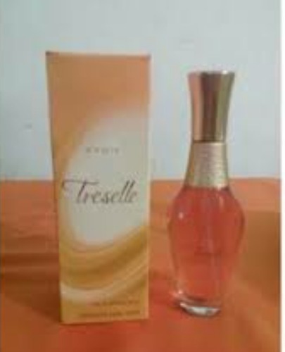 Perfume Treselle Contenido Neto: 50ml