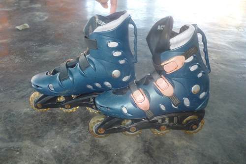 Patines Grandes Con Accesorios Usados En Buenas Condiciones