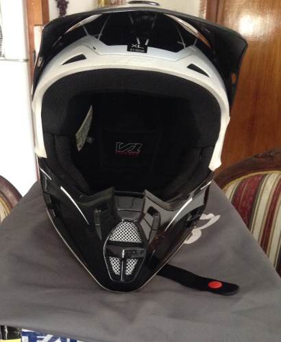 Casco Fox V1