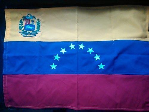 Bandera De Venezuela 70x50 Cm. Calidad. Escudo 8 Estrellas