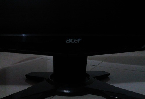 Monitor Acer De 18.5 Pulgada Con Sus Cables Lcd