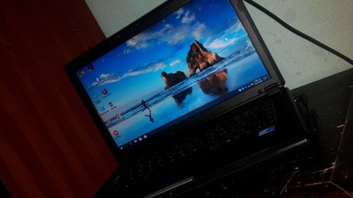 Laptop I5 8 Gb De Ram Ddrgb Hdd + Cargador