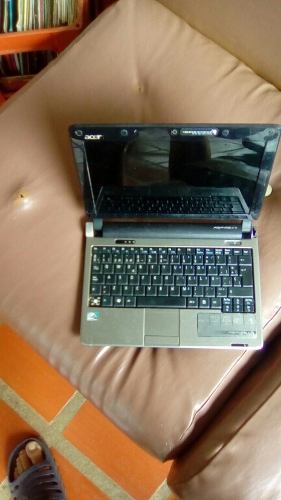 Mini Laptop Aspire One Usada Solo Para Respuesto