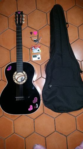 Guitarra Acústica, Forro, Afinador Digital Y Capo Traste