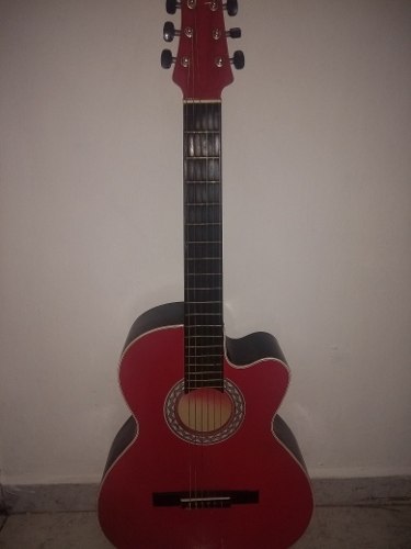 Guitarra Acustica, Poco Uso Con Su Forro.