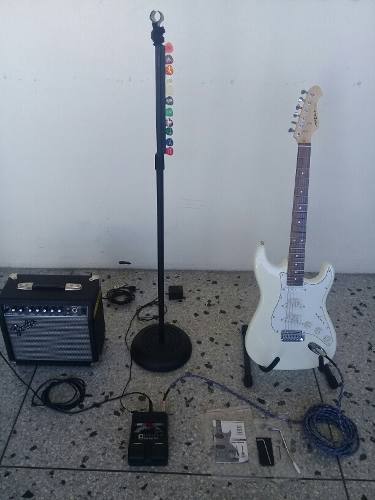 Guitarra Electrica Nueva Aria Amplificador Fender 15 W