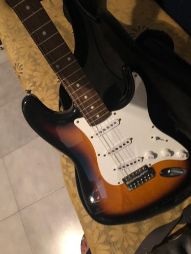 Guitarra Squier Fender Bullet Strat