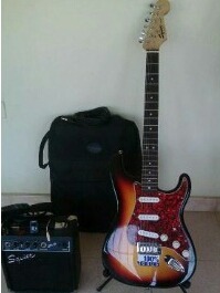 Guitarra Squier Fender Combo Completo