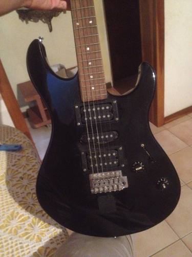 Guitarra Yamaha Modelo Erg 121 Con Forro