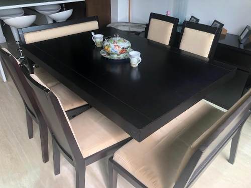 Mesa De Comedor. Madera Color Wengue. Capacidad 8 Puestos.