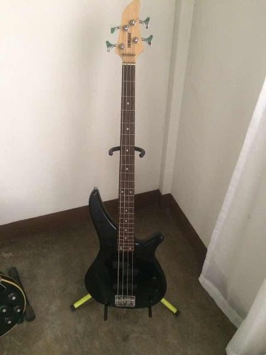 Bajo Yamaha 4 Cuerdas