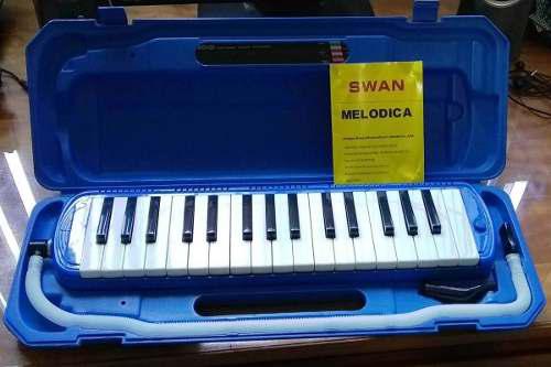 Melódica Swan Sm-32 Con Todos Sus Accesorios