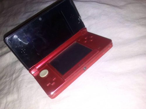Se Vende Nintendo 3ds En Perfecto Estado De Color Rojo