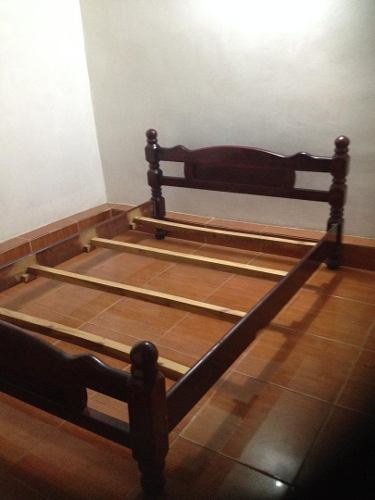 Cama Matrimonial De Madera Laqueada