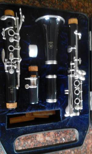 Clarinete YamahaMod Ycl-24 S/b (de Pasta) P250 Troumps