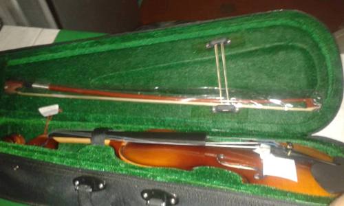 Violin Marca Maxtone, Modelo Tv 1/4 P
