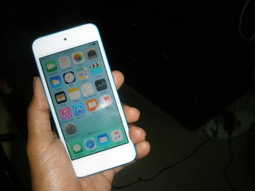 Ipod Touch 5g De 16gb Azul Siri Cámara 5mp Btc