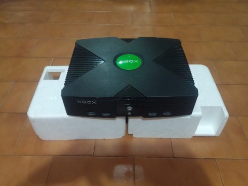 Xbox Clasico (caja Negra) Sin Controles Y Algunos Juegos