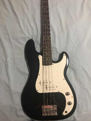Bajo Eléctrico 4 Cuerdas + Forro + Amplificador
