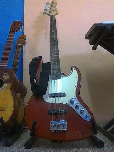 Bajo Electrico Fretmaster 4 Cuerdas Con Amplificador 20w