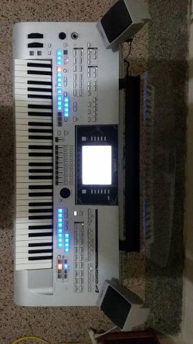 Tyros 4 Yamaha ($2000)