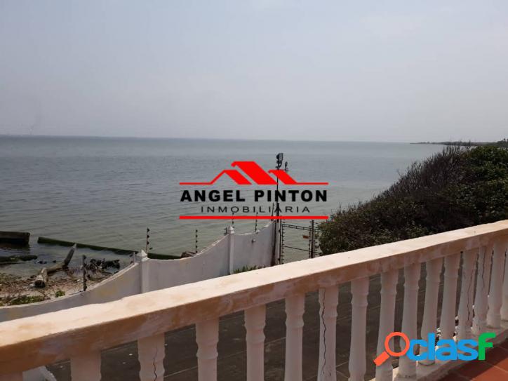 4 TOWN HOUSE VENTA LAGO MAR BEACH MARACAIBO API 2969