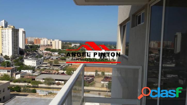 APARTAMENTO EN ALQUILER AV EL MILAGRO MARACAIBO API 2904