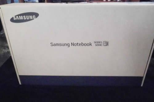 Laptop Samsung Serie 3 Np300e4c Nueva