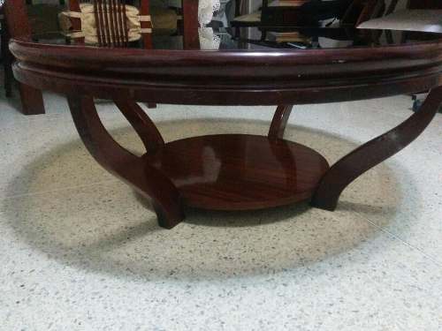 En Venta Mesa De Centro Con Tope De Vidrio Y Caoba